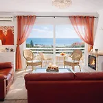 아파트 Dreamy Sea View With Access To Private Pool & Stunning Rooftop Senhora da Luz
