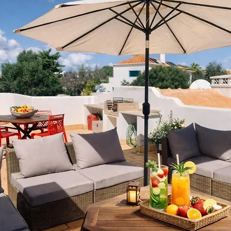 아파트 Dreamy Sea View With Access To Private Pool & Stunning Rooftop Senhora da Luz