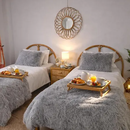 아파트 Dreamy Sea View With Access To Private Pool & Stunning Rooftop Senhora da Luz
