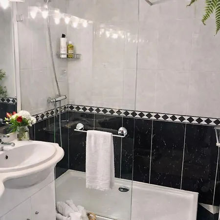 Dreamy Sea View With Access To Private Pool & Stunning Rooftop Senhora da Luz