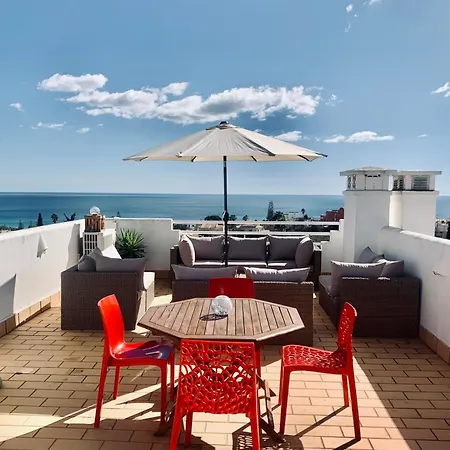Dreamy Sea View With Access To Private Pool & Stunning Rooftop *