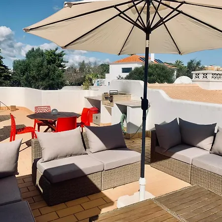 Dreamy Sea View With Access To Private Pool & Stunning Rooftop *