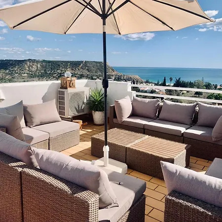 Dreamy Sea View With Access To Private Pool & Stunning Rooftop